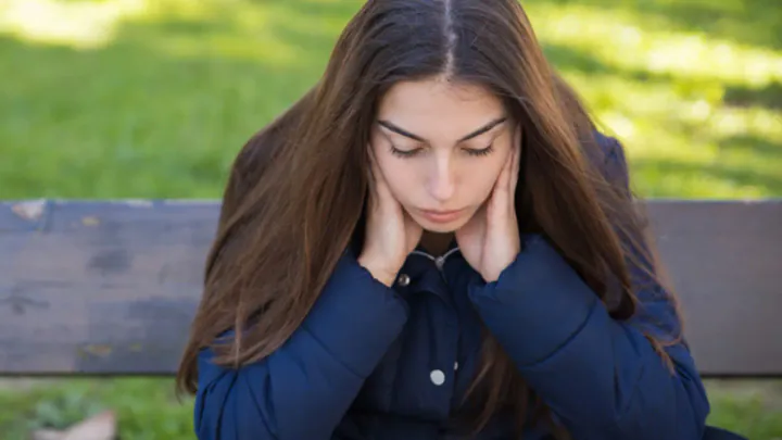 10 Toxic Relationship Signs You Shouldn’t Ignore